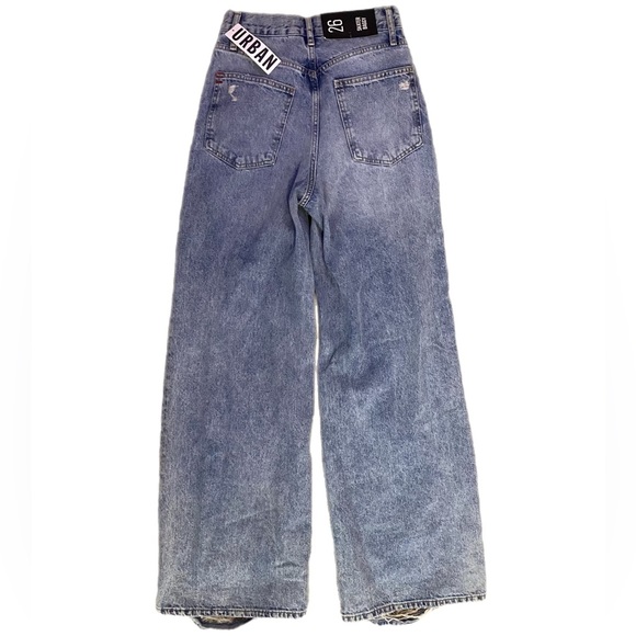 Urban Outfitters Skater Baggy Size 26 Ripped Jeans - Picture 2 of 2